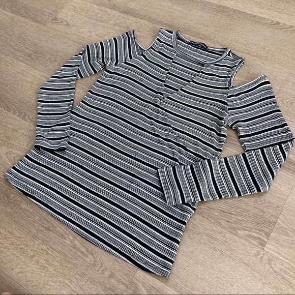 Harlowe & Graham Cutout Ribbed Top Striped Women's Medium - Picture 6 of 14